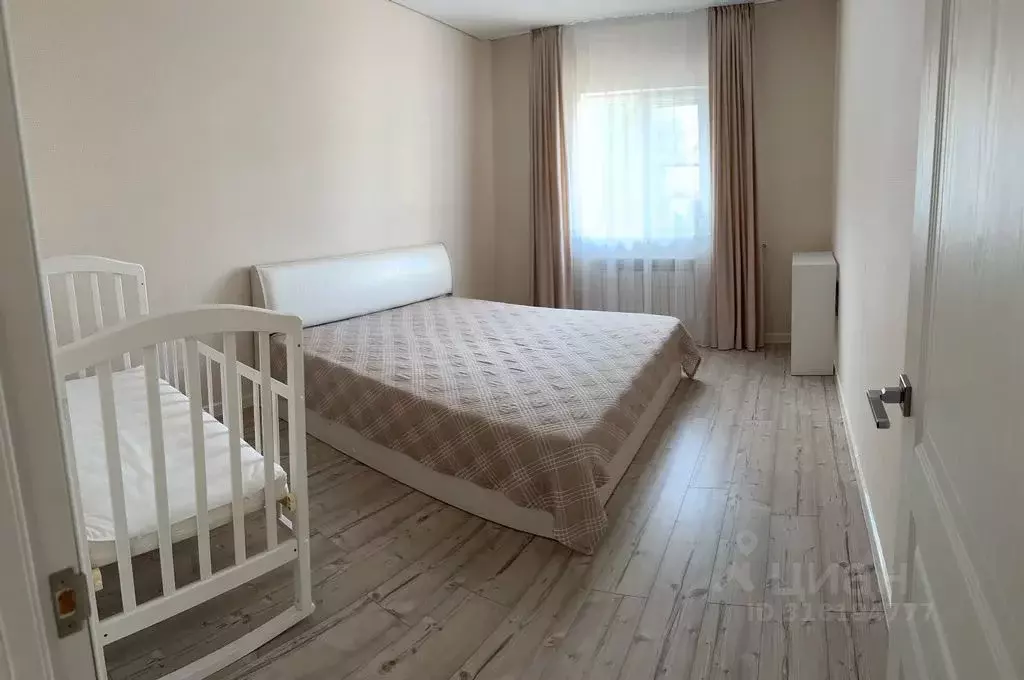Дом в Оренбургская область, Соль-Илецк Рябиновый пер., 3 (100 м) - Фото 1