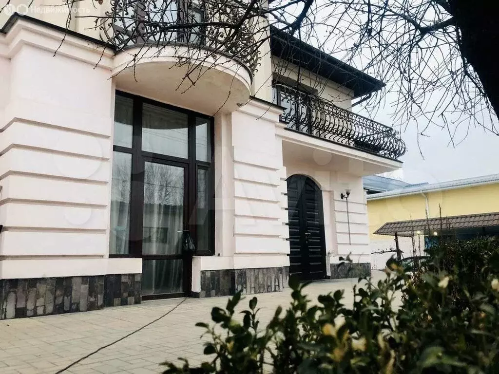 Дом в Нальчик, улица Идарова (326 м) - Фото 1