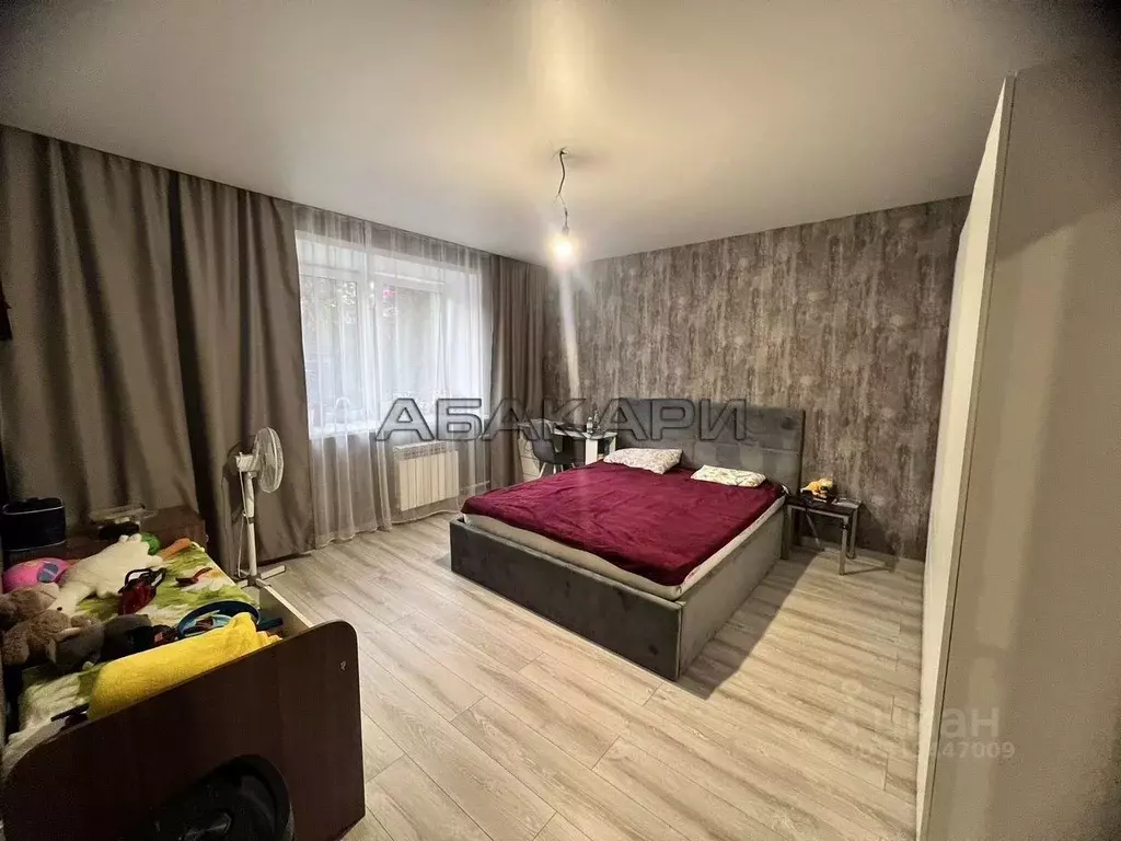 3-к кв. Красноярский край, Красноярск ул. Шахтеров, 8 (87.0 м) - Фото 1