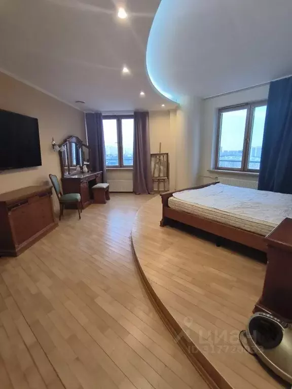 Квартира, 4 комнаты, 200 м - Фото 0