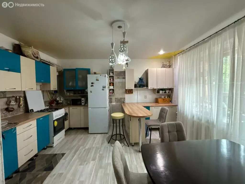 3-комнатная квартира: Октябрьский, Социалистическая улица, 20 (67.4 м) - Фото 1