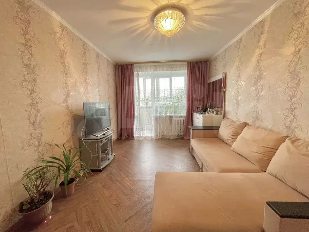2-к. квартира, 46 м, 5/5 эт. - Фото 1