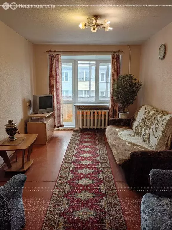 3-комнатная квартира: посёлок Горелки, Гарнизонный проезд, 2В (50 м) - Фото 1