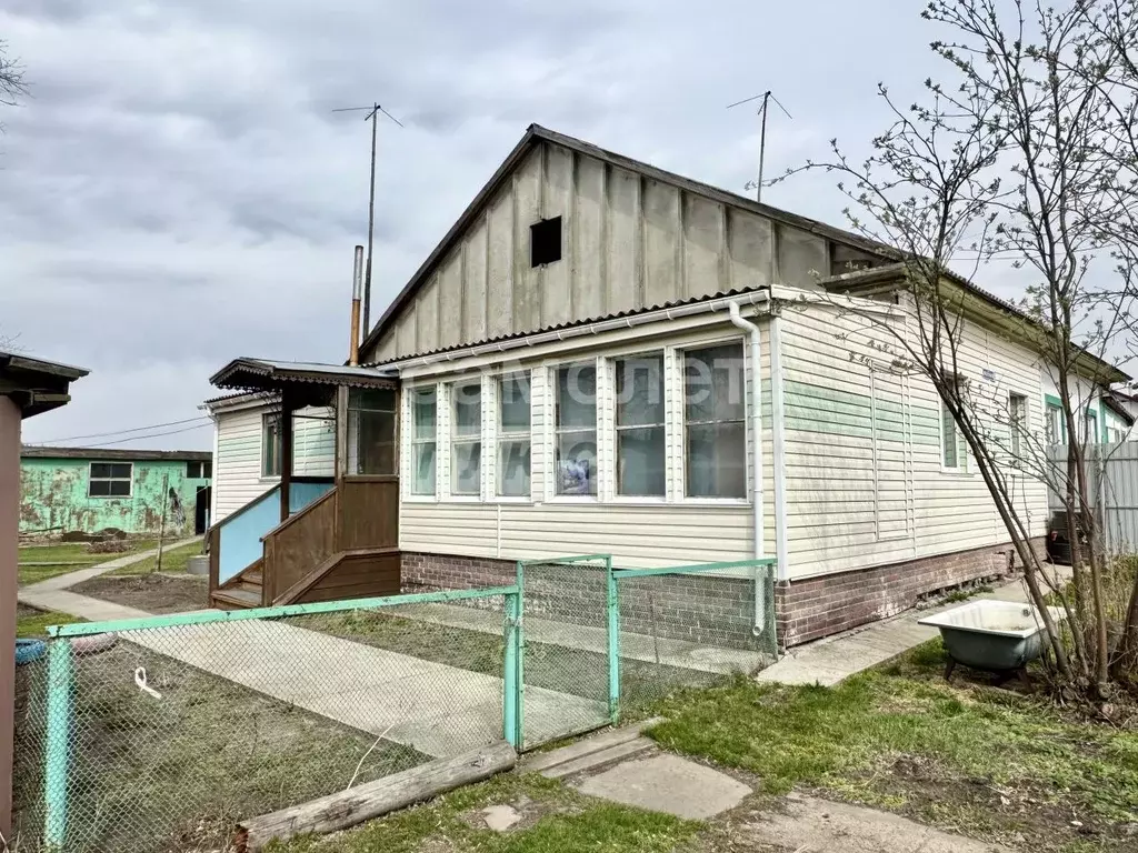 Дом в Алтайский край, Калманский район, с. Зимари Лесная ул., 12 (76 ... - Фото 0