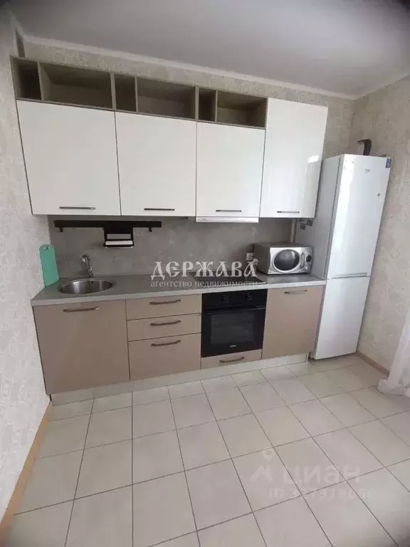 2-к кв. Белгородская область, Старый Оскол Степной мкр, 31 (70.0 м) - Фото 1