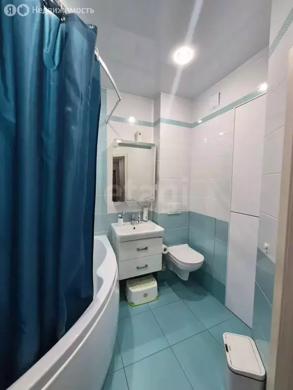 2-комнатная квартира: Тюмень, улица Тимофея Чаркова, 81 (59.5 м) - Фото 2