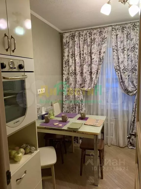 2-к кв. Белгородская область, Белгород ул. Есенина, 50в (58.9 м) - Фото 1