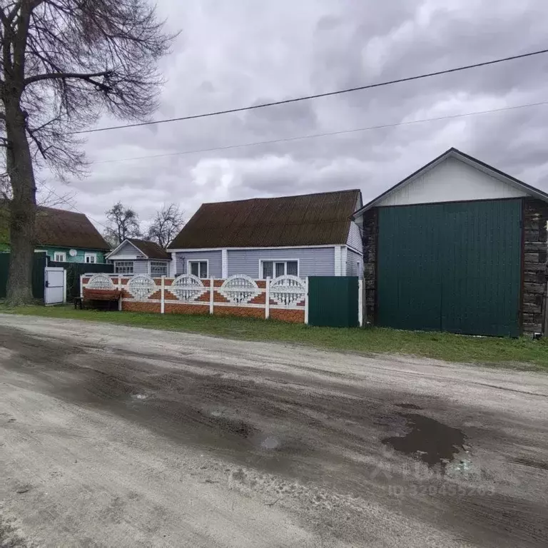 Дом в Брянская область, Навля рп ул. Севская (70 м) - Фото 1