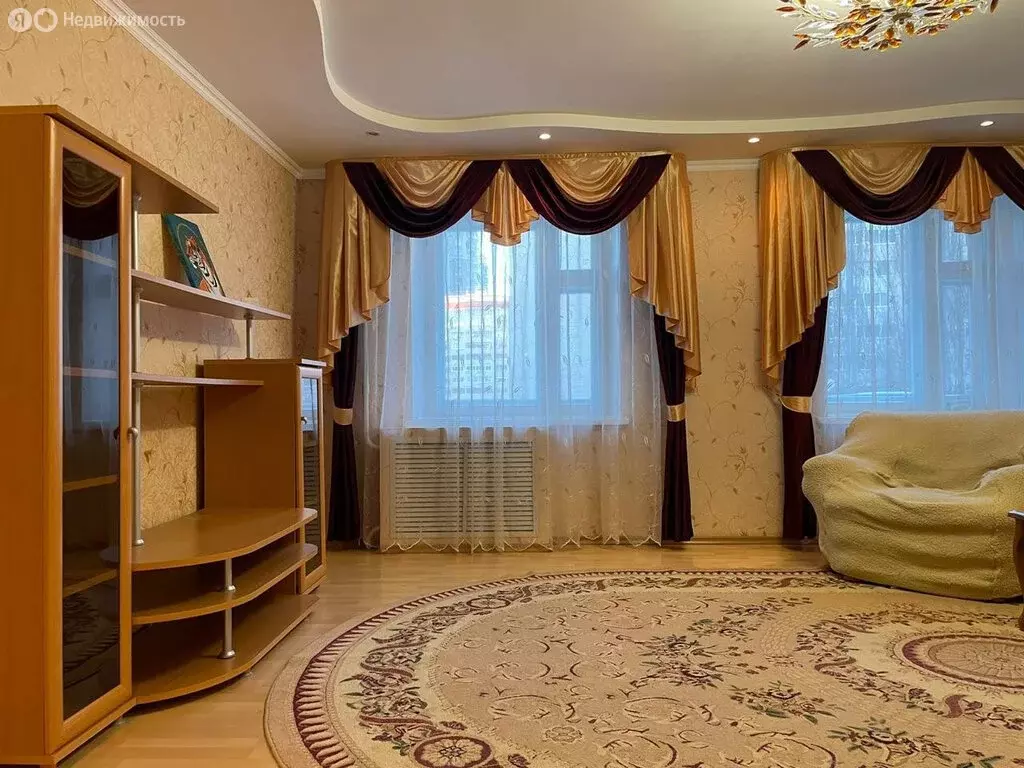 3-комнатная квартира: Казань, улица Юлиуса Фучика, 82 (90.4 м) - Фото 0