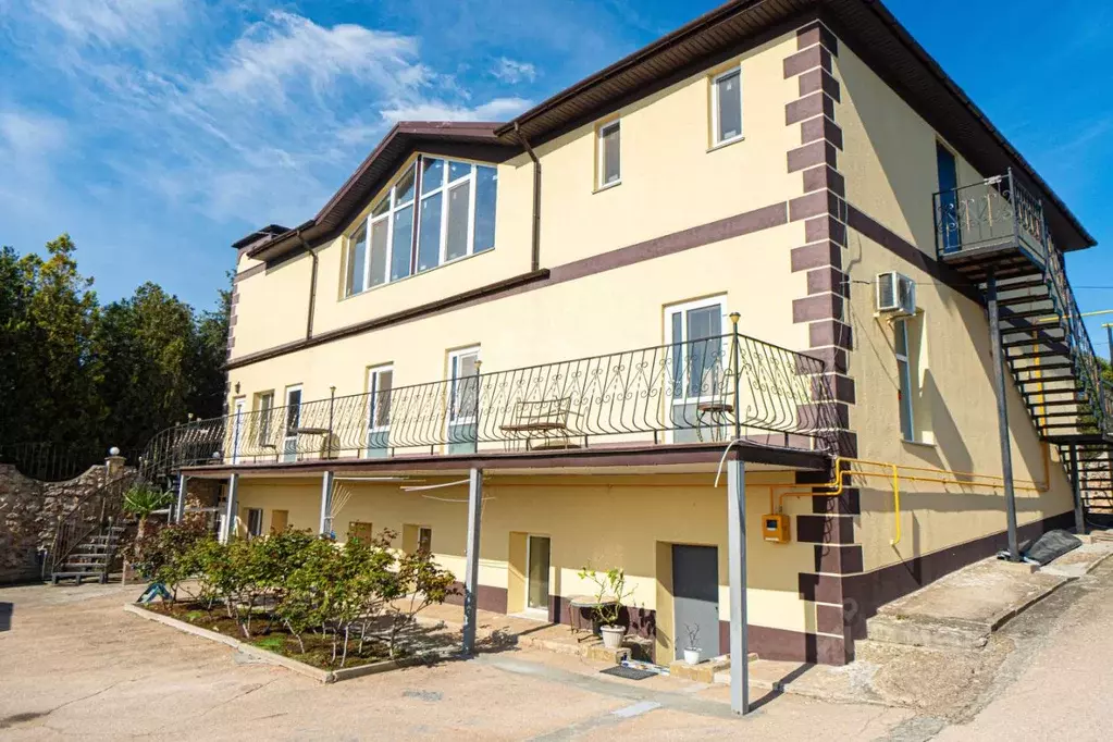 Дом в Севастополь спуск Степана разина, 3А (600 м) - Фото 1