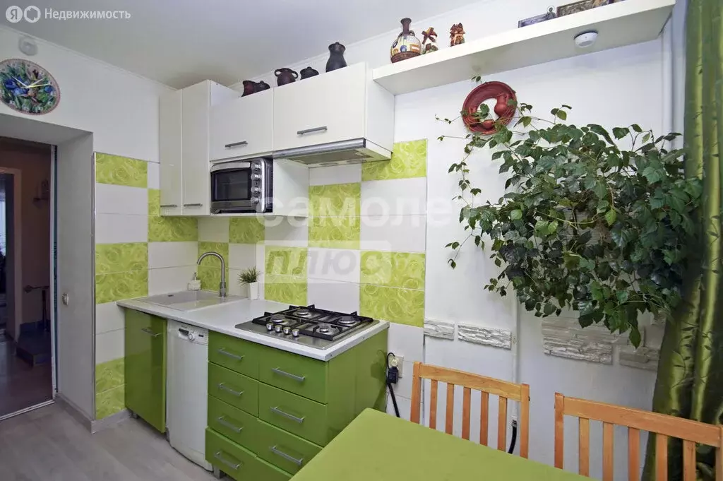 3-комнатная квартира: Омск, посёлок Амурский, Алтайская улица, 44 (78 ... - Фото 2