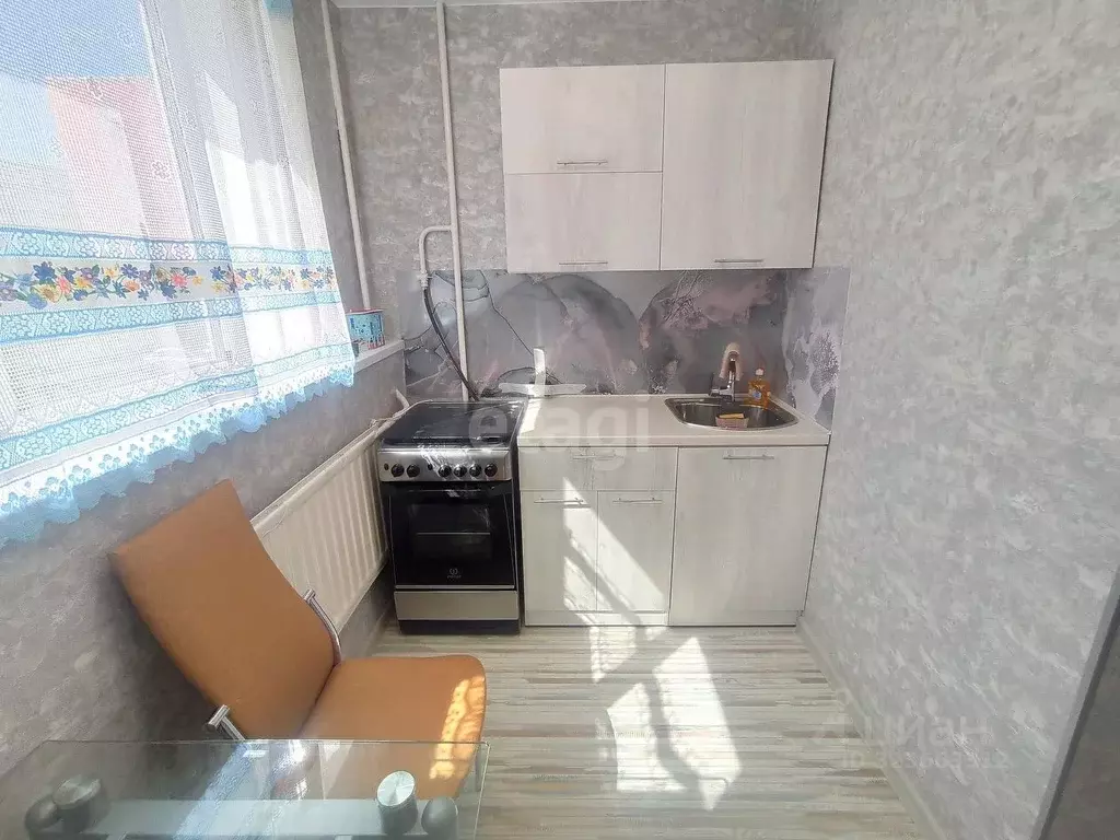 3-к кв. Ямало-Ненецкий АО, Новый Уренгой ул. Геологоразведчиков, 4 ... - Фото 0