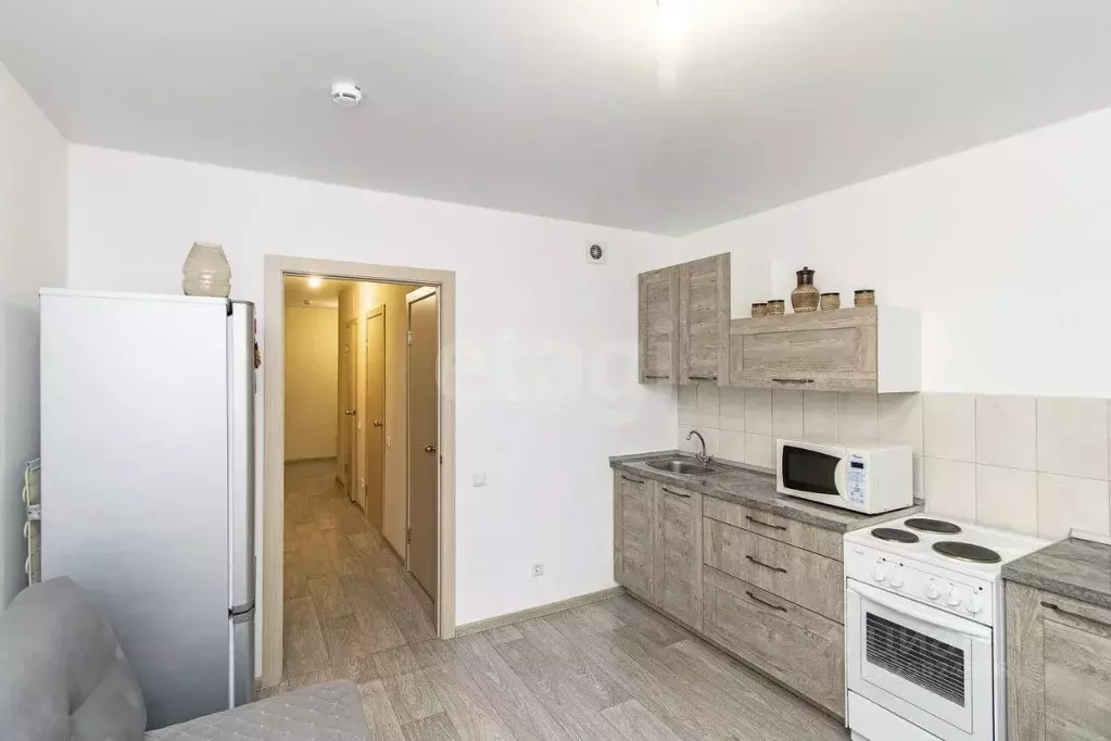 2-к кв. Тюменская область, Тюмень ул. Республики, 204к14 (61.0 м) - Фото 1