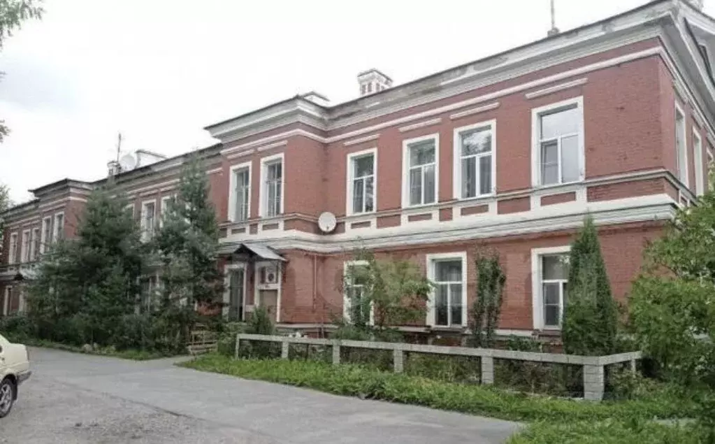 3-к кв. Ленинградская область, Гатчина ул. Рощинская, 4 (65.0 м) - Фото 0