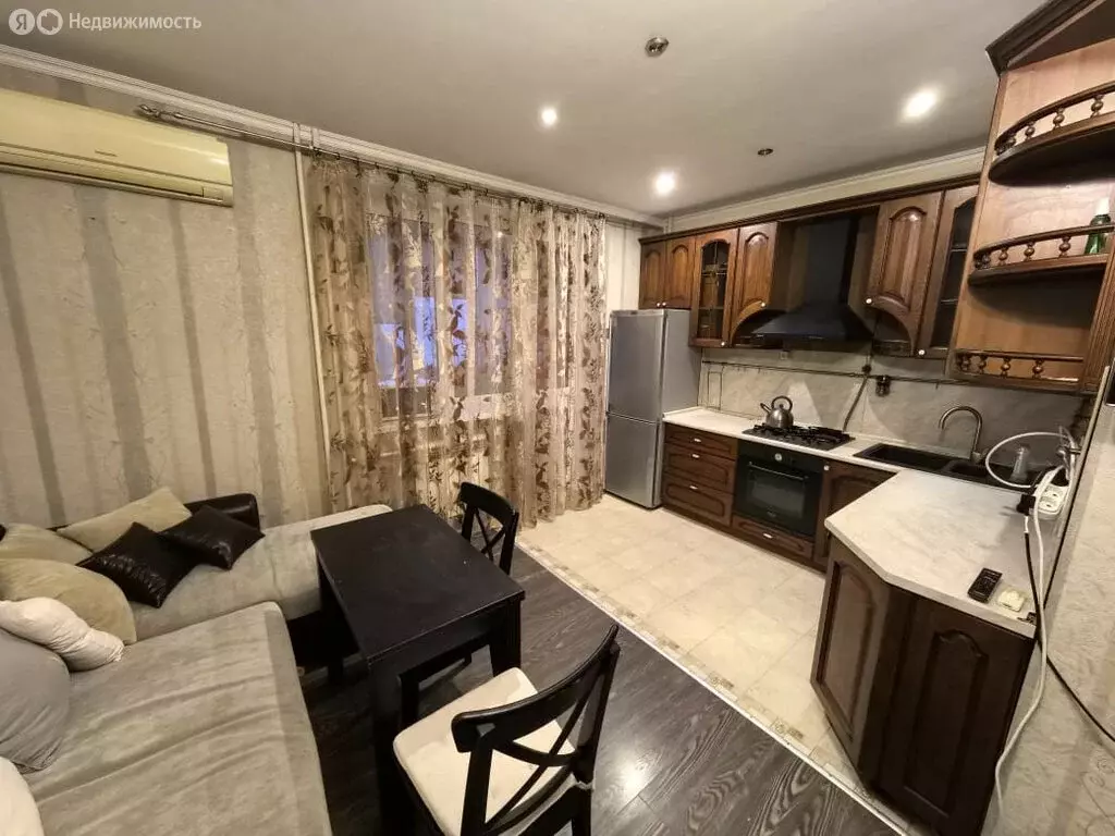 2-комнатная квартира: Краснодар, Черкасская улица, 55 (82 м) - Фото 0