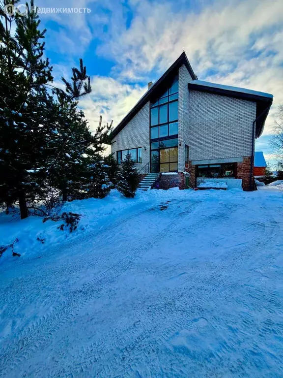 Дом в село Заозерье, Тихонаволокская улица, 3 (217 м) - Фото 1