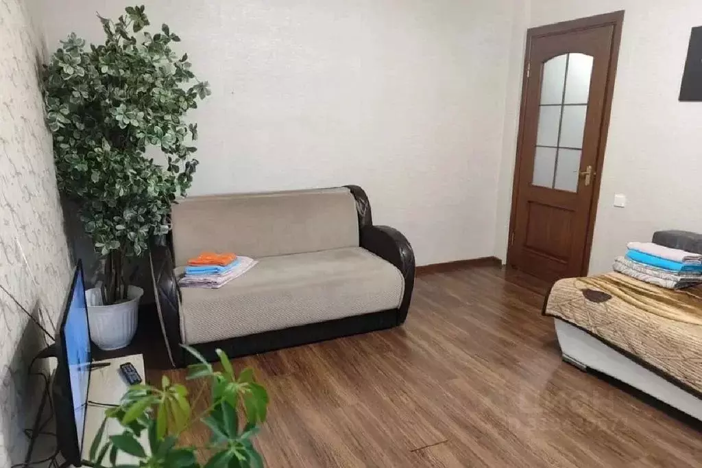 3-к кв. Иркутская область, Братск ул. Металлургов, 35 (75.0 м) - Фото 0