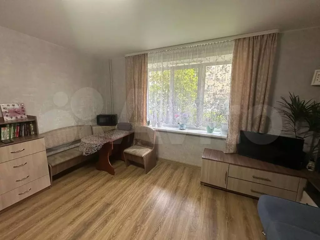 Комната 30,3 м в 3-к., 1/10 эт. - Фото 0
