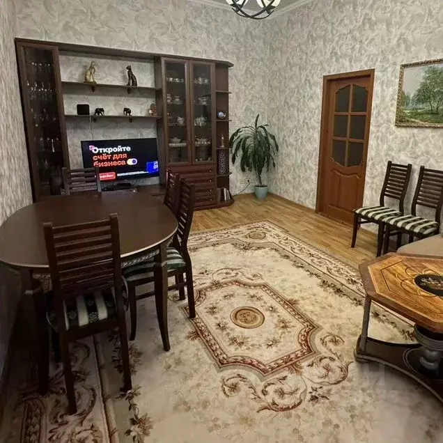 3-к кв. Омская область, Омск ул. Декабристов, 157 (67.0 м) - Фото 1