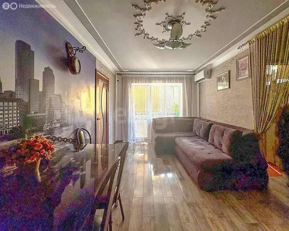 3-комнатная квартира: Нальчик, улица Идарова, 211 (55.8 м) - Фото 0