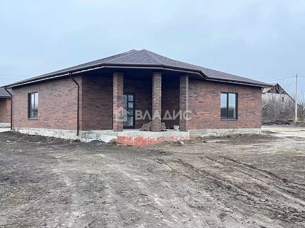 Дом в Белгородская область, Старооскольский городской округ, с. ... - Фото 1