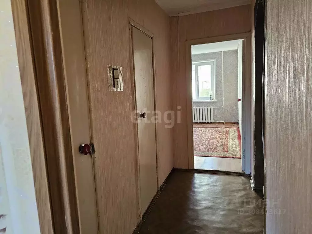 3-к кв. Псковская область, Остров ул. Карла Маркса, 27 (69.6 м) - Фото 0