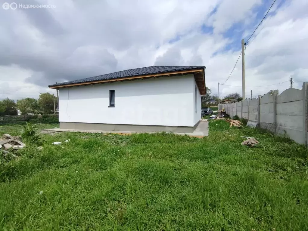 Дом в Трудовское сельское поселение, село Строгоновка (80 м) - Фото 0