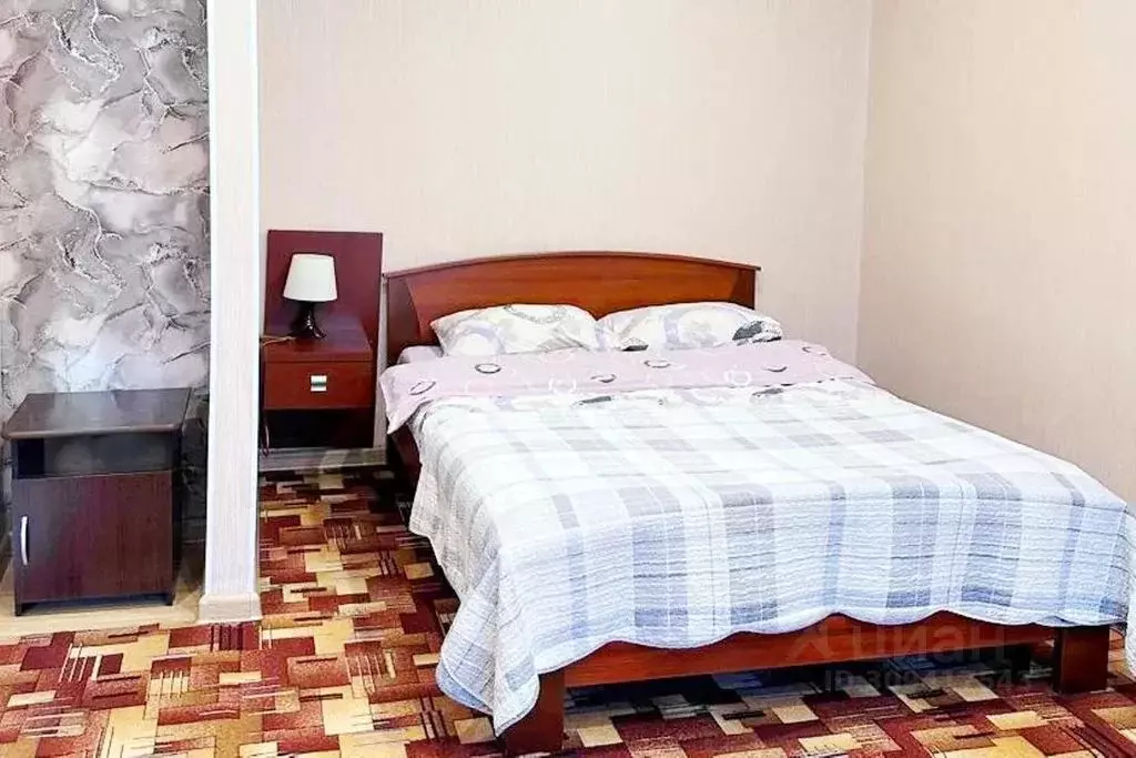 1-к кв. Кемеровская область, Новокузнецк ул. Спартака, 18 (30.0 м) - Фото 0