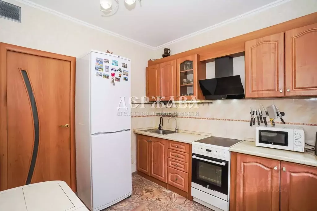 2-к кв. Белгородская область, Старый Оскол Жукова мкр, 29А (53.5 м) - Фото 1
