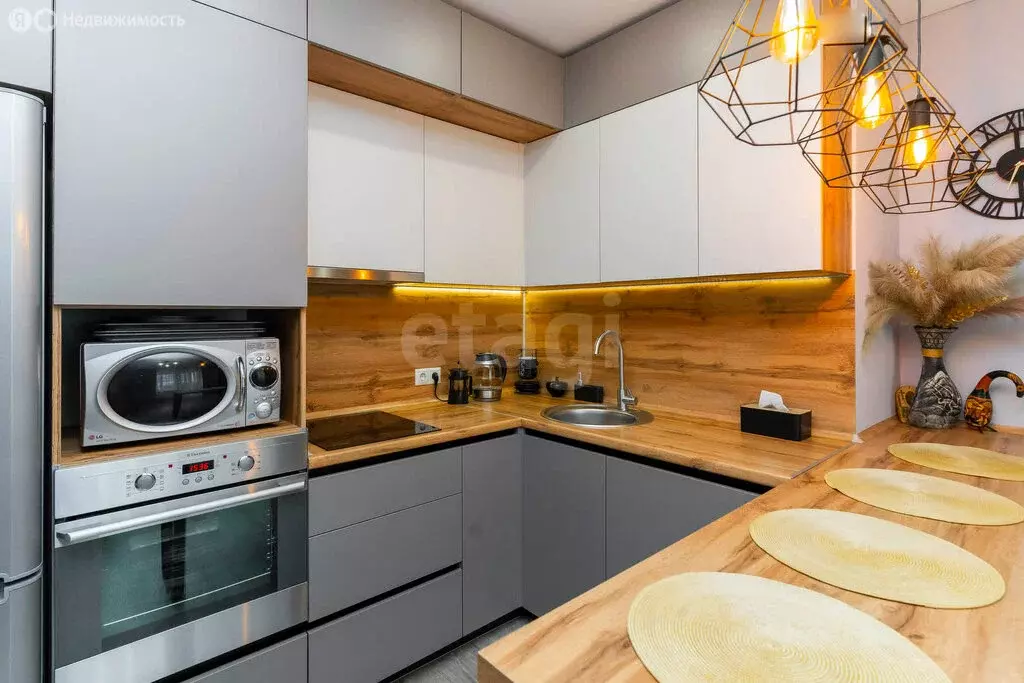 3-комнатная квартира: Тюмень, улица Николая Никитина, 6 (70 м) - Фото 1