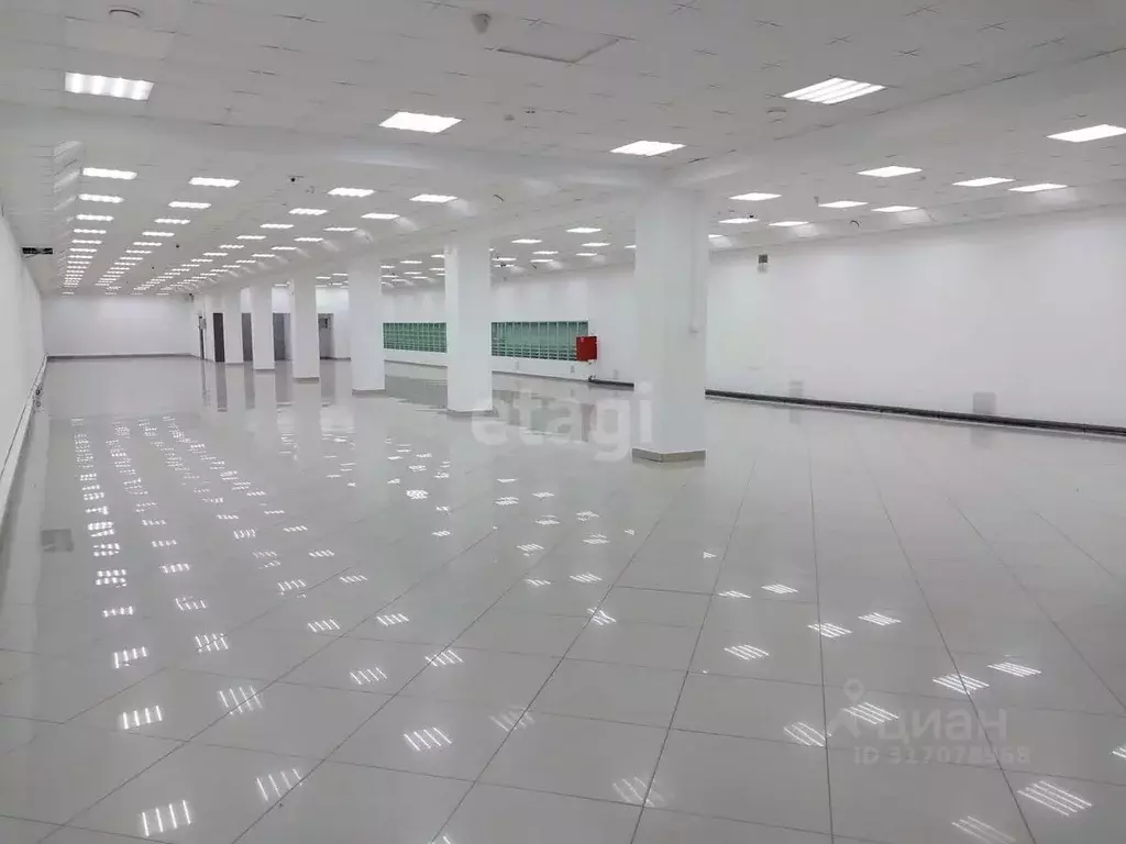 Торговая площадь в Свердловская область, Реж ул. Ленина, 5 (704 м) - Фото 1