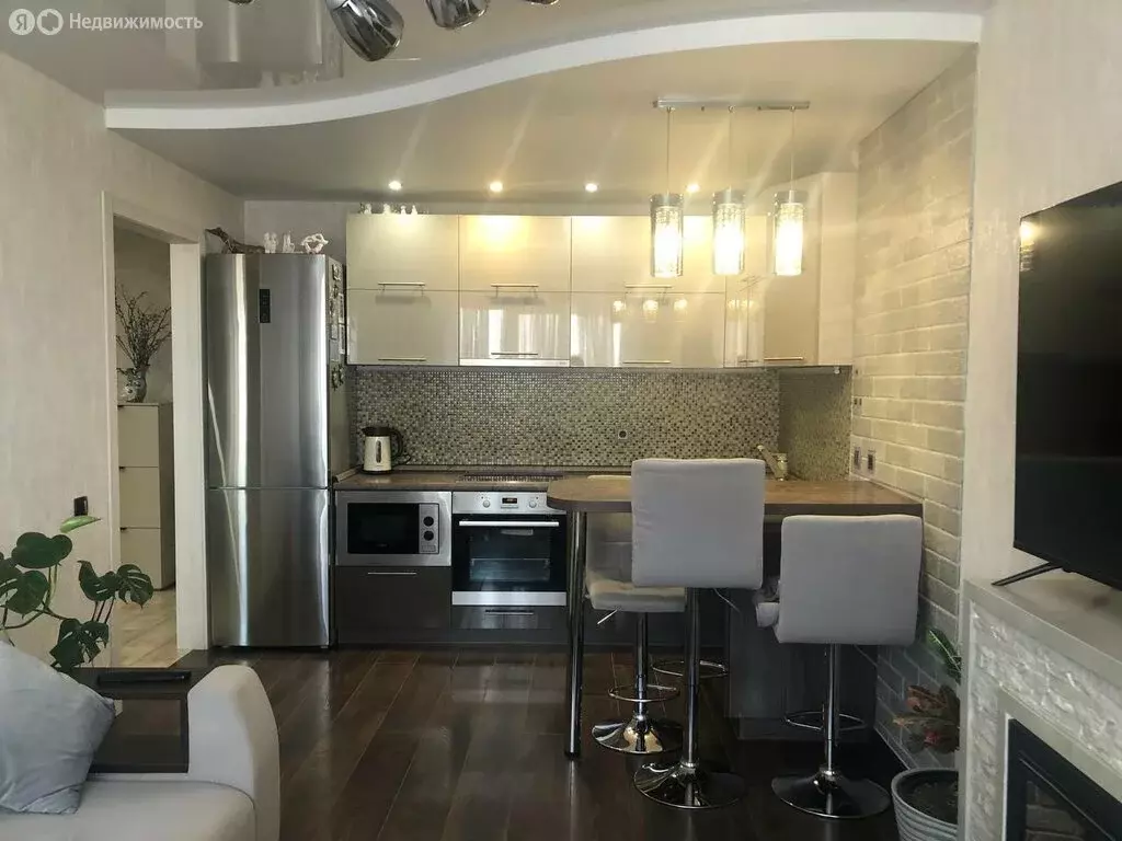 2-комнатная квартира: Артём, улица Бабушкина, 32 (56.2 м) - Фото 1