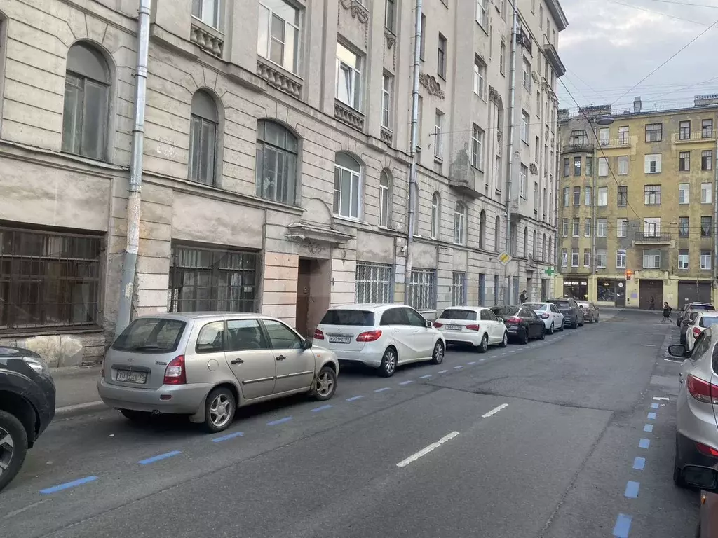 Комната 36 м в 4-к., 1/7 эт. - Фото 0