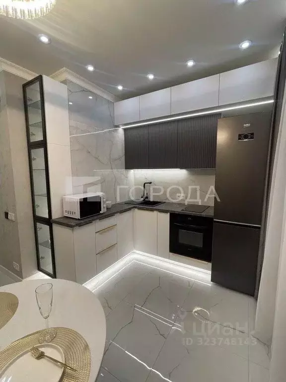 1-к кв. Новосибирская область, Новосибирск ул. Ясный Берег, 25 (40.0 ... - Фото 0