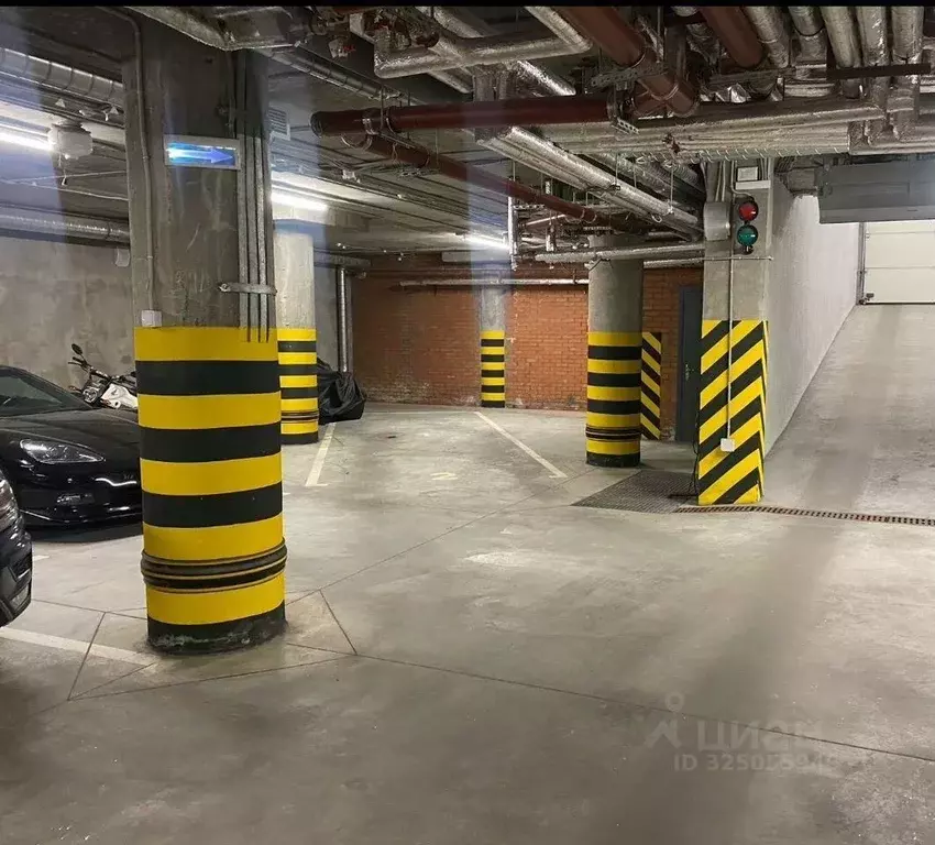 Гараж в Санкт-Петербург Большеохтинский просп., 15К3 (12 м) - Фото 2