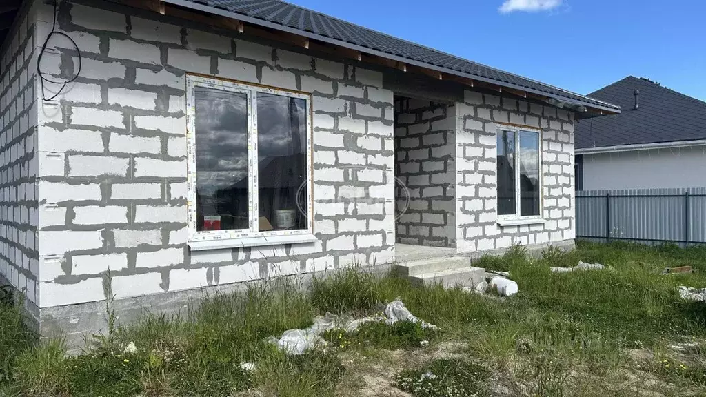 Дом в Калининградская область, Гурьевский муниципальный округ, пос. ... - Фото 0