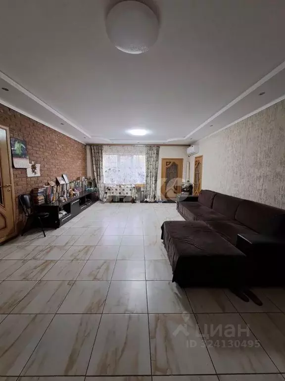 Дом в Краснодарский край, Кореновский район, Бураковский хут. ... - Фото 1