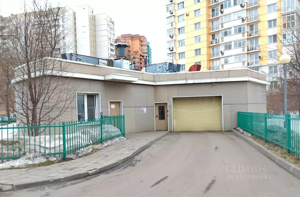 Гараж в Москва 2-я Филевская ул., 8с1 (15 м) - Фото 0