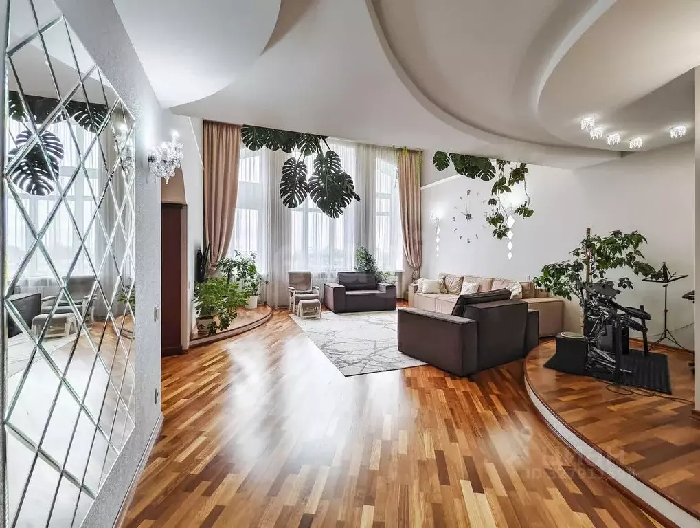 5-к кв. Тюменская область, Тюмень ул. Пржевальского, 35к5 (212.6 м) - Фото 1