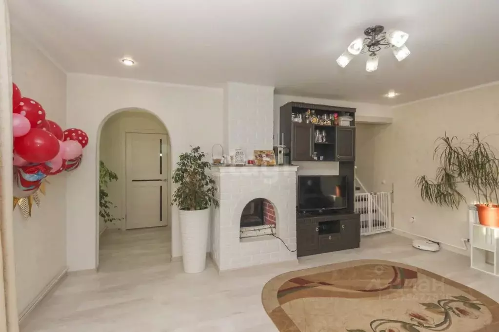 Дом в Омская область, Омский район, Троицкое с/пос, д. Верхний Карбуш ... - Фото 1