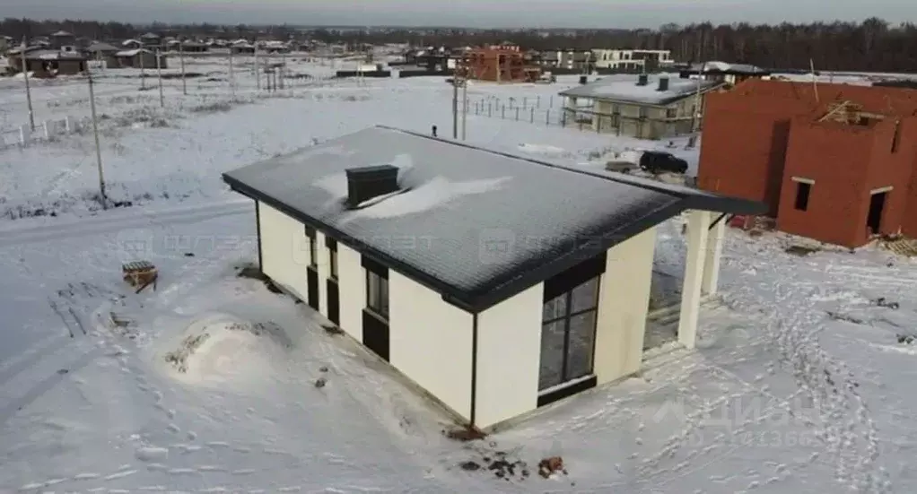 Дом в Татарстан, Лаишевский район, Большекабанское с/пос, с. Малые ... - Фото 1