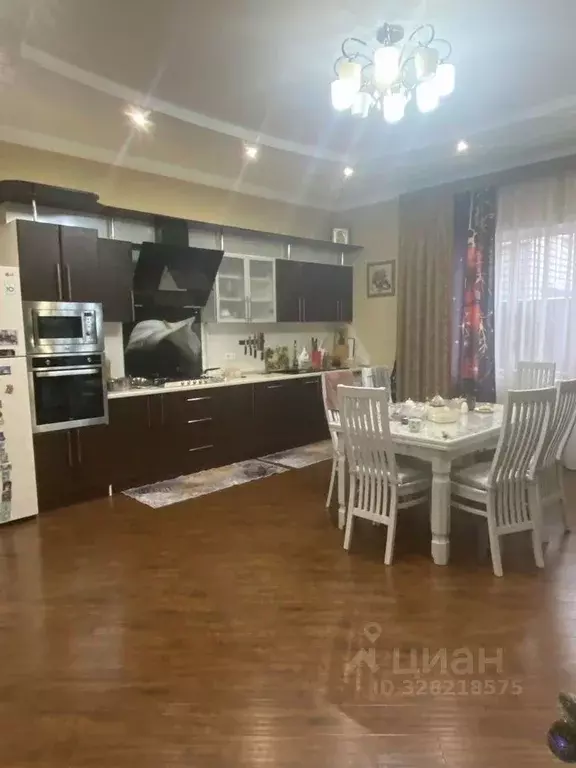 Дом в Краснодарский край, Ленинградская ст-ца ул. Ленина (283 м) - Фото 2