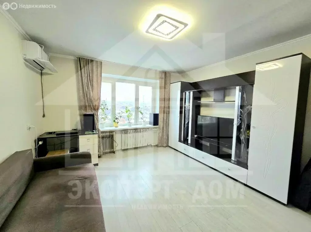 2-комнатная квартира: Таганрог, улица Лизы Чайкиной, 45 (46.6 м) - Фото 1