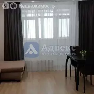 Квартира-студия: Тюмень, улица Тимофея Чаркова, 79 (34 м) - Фото 1
