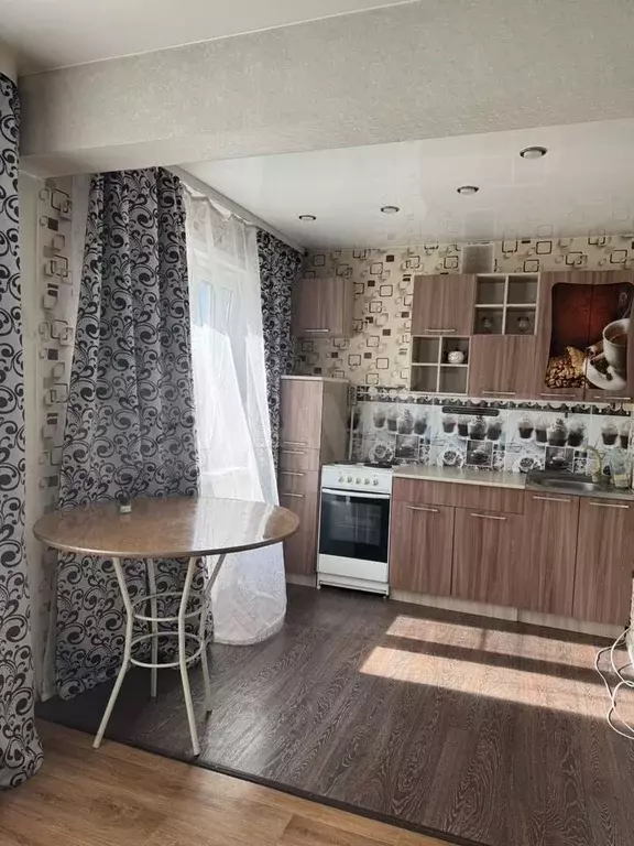 2-к. квартира, 45 м, 2/5 эт. - Фото 0