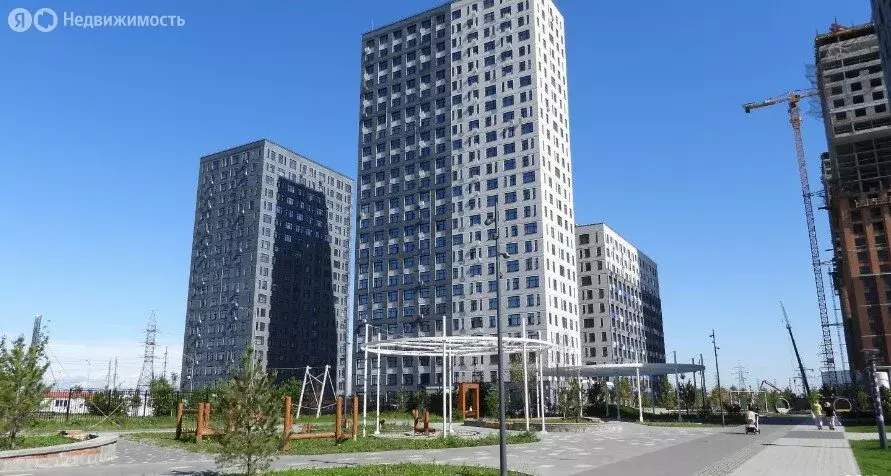 2-комнатная квартира: Тюмень, улица Тимофея Чаркова, 91 (64 м) - Фото 1