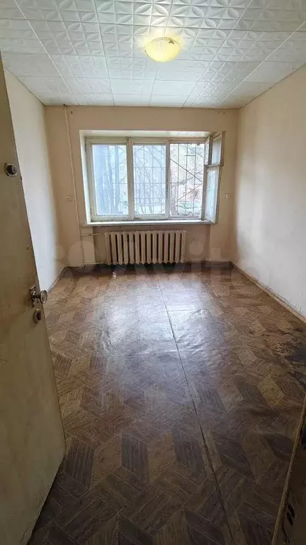 Комната 12,1 м в 6-к., 1/5 эт. - Фото 0