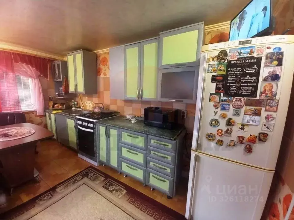 Дом в Крым, Сакский район, Ореховское с/пос, с. Михайловка ул. ... - Фото 1