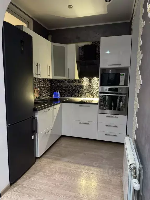 3-к кв. Омская область, Омск ул. Перелета, 27 (60.0 м) - Фото 0