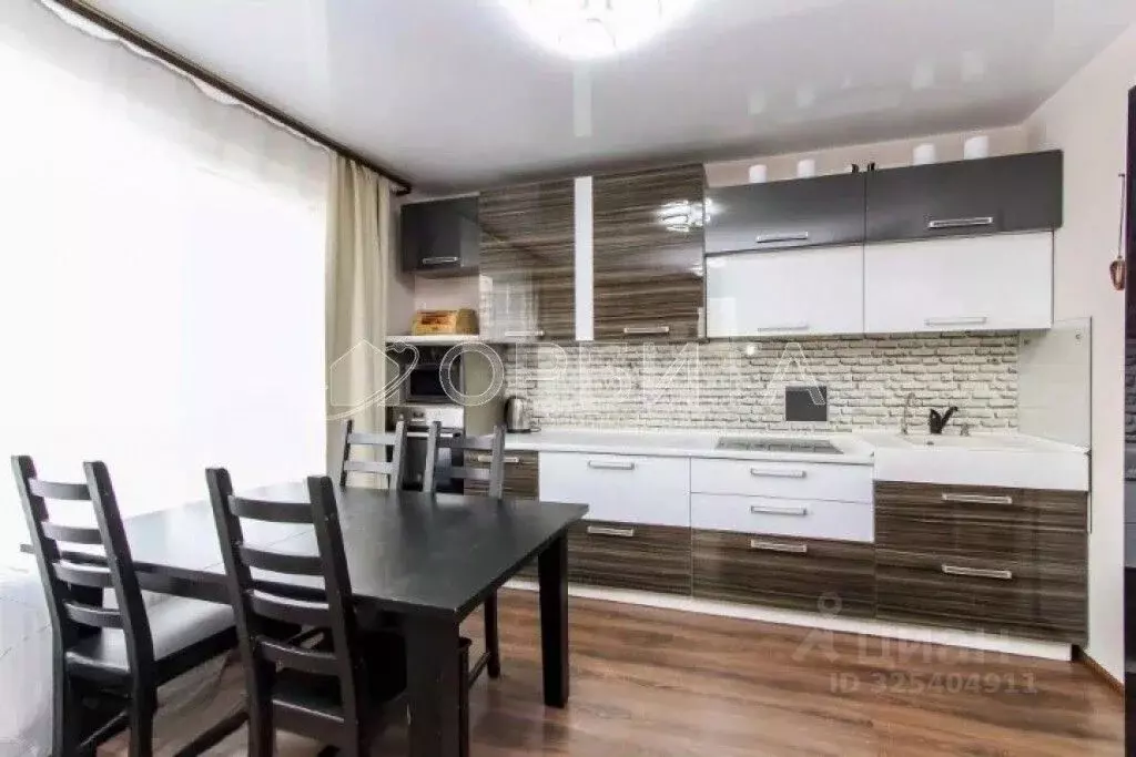 2-к кв. Тюменская область, Тюмень ул. Ю.-Р.Г. Эрвье, 32к1 (63.2 м) - Фото 1